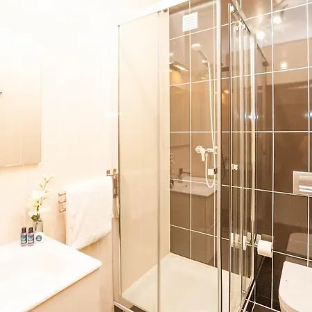 Abel - Great Location *