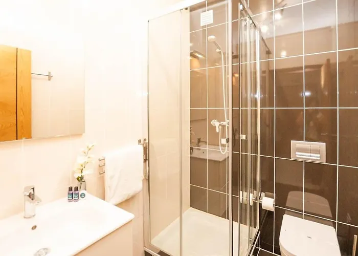 Abel - Great Location *